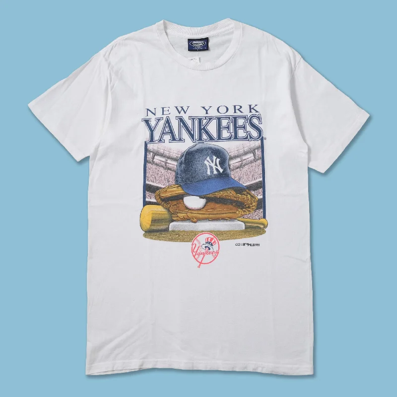 - Pet monitor with cameraVintage 1999 New York Yankees T-Shirt Large