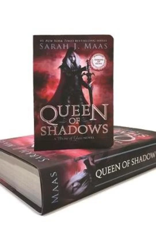 Pet ProductsQueen of Shadows (Miniature Character Collection)