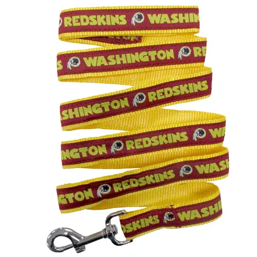  . **Pet clothes are thickened in winter**Washington Redskins Dog Leash