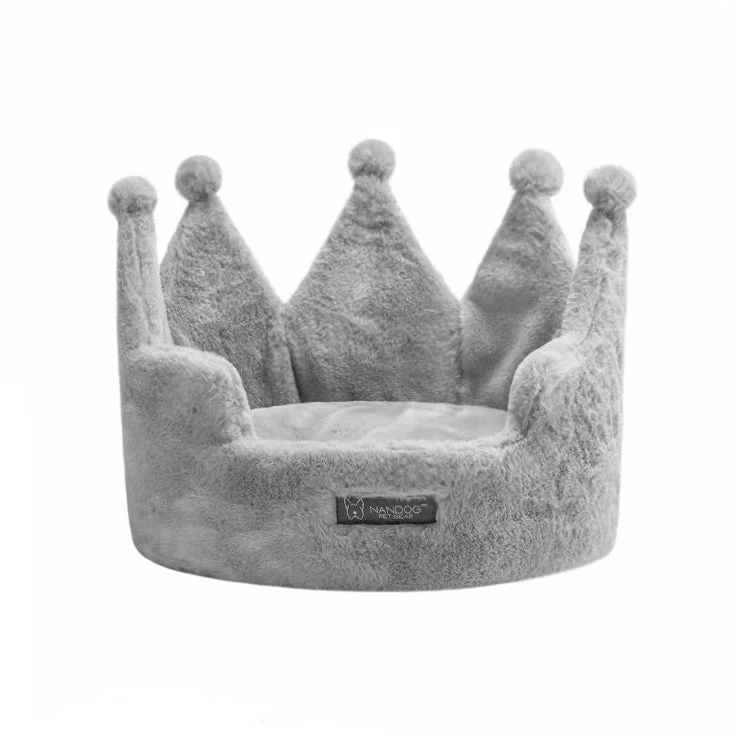 Pet easy-to-wear and take-off design clothesRoyal Crown Dog Bed