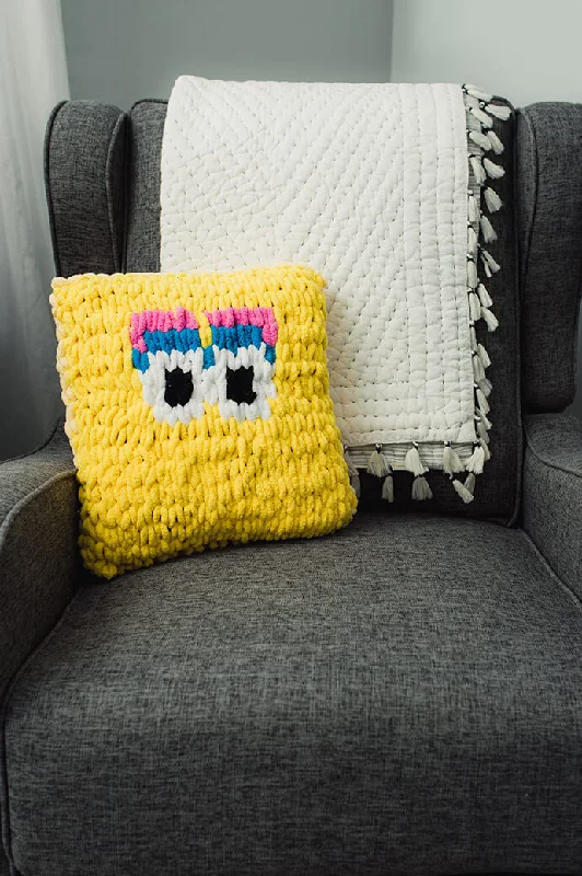 Pet ProductsBig Bird Eyes Pillow (Crafts)