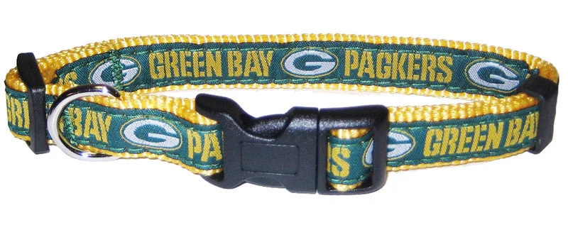  . **Dog raincoat is waterproof and windproof**Green Bay Packers Dog Collar